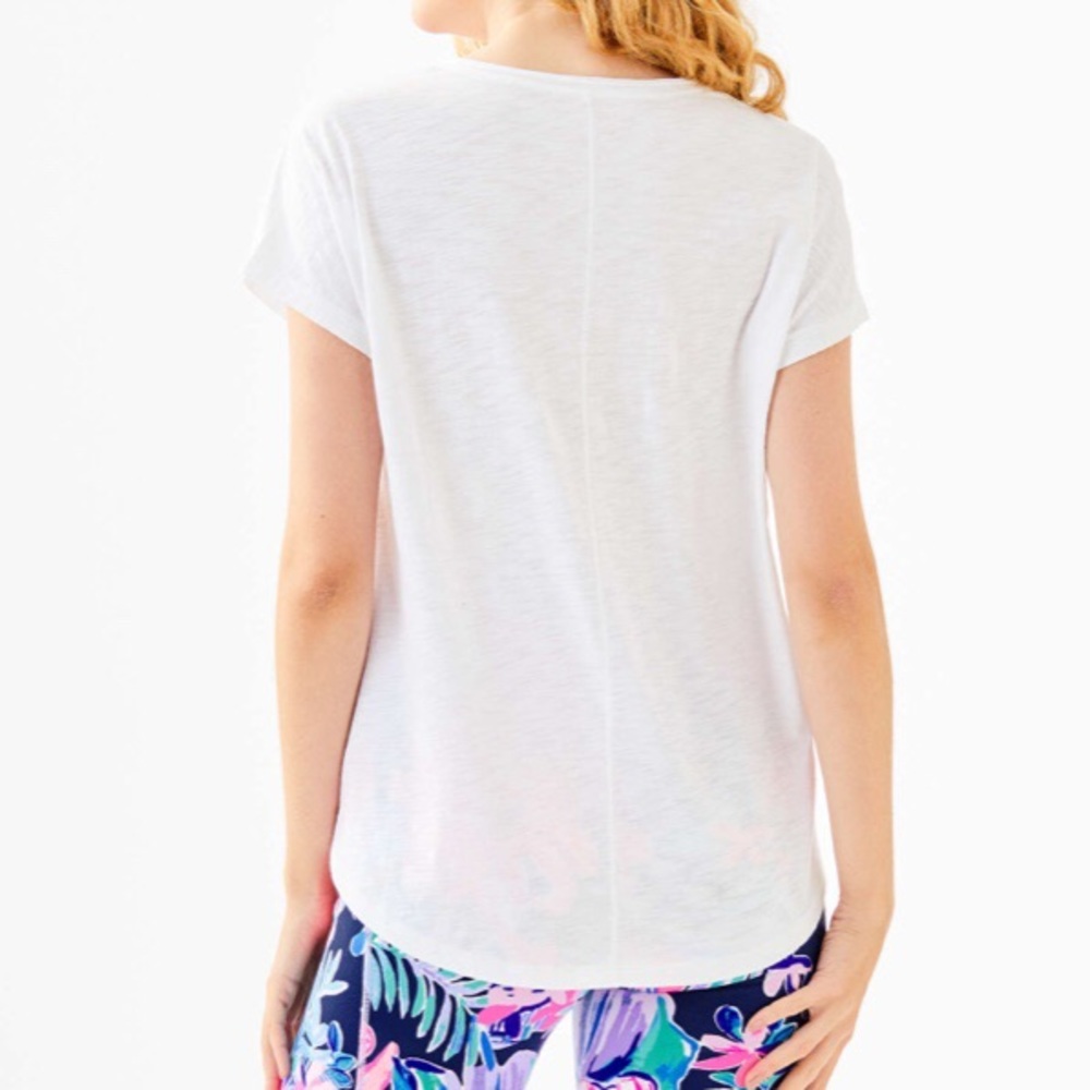 🐚 Lilly Pulitzer V-Neck Colie Top Graphic Tee ~ Shellabrate Summer w/ Tags 🏷️ - Picture 2 of 14